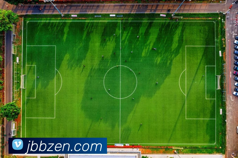 库里谈比赛关键时刻：短暂崩盘可能毁掉整场表现